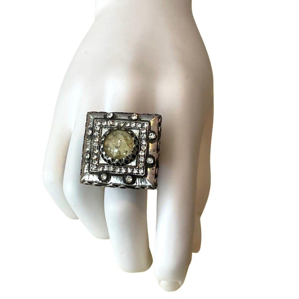 Chunky Antique Style Large Statement  Crackle Acrylic Accent With Stretchy  Band